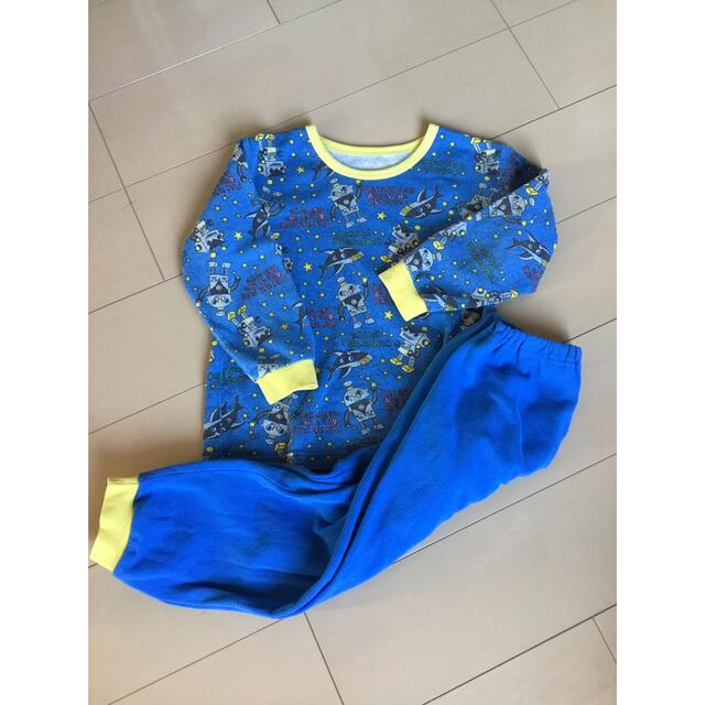 西松屋(ニシマツヤ)のパジャマ　130 キッズ/ベビー/マタニティのキッズ服男の子用(90cm~)(パジャマ)の商品写真