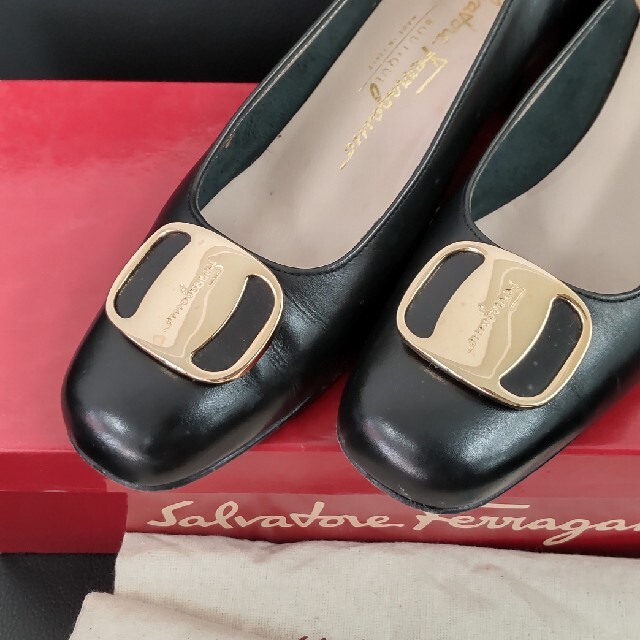 Salvatore Ferragamo(サルヴァトーレフェラガモ)のーferragamo パンプス 22.5cmー レディースの靴/シューズ(ハイヒール/パンプス)の商品写真