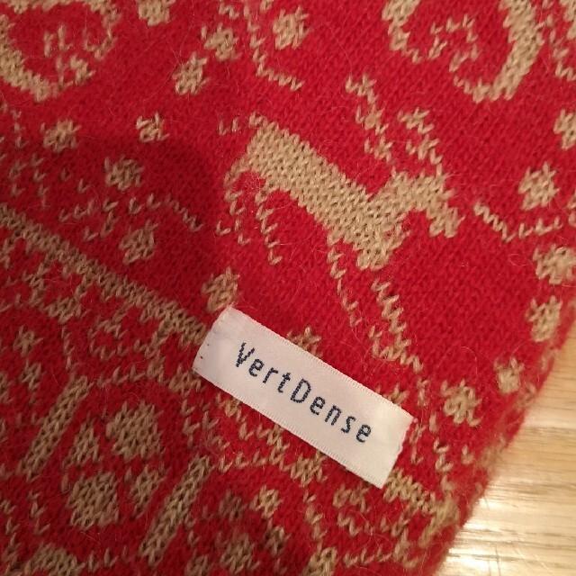 Vert Dense(ヴェールダンス)のvert dence マフラー　赤　ノルディック　訳あり レディースのファッション小物(マフラー/ショール)の商品写真
