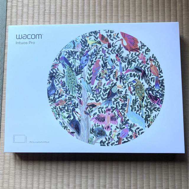 Wacom(ワコム)のワコム ペンタブレット Intuos Pro Medium PTH-660/K0 スマホ/家電/カメラのPC/タブレット(PC周辺機器)の商品写真