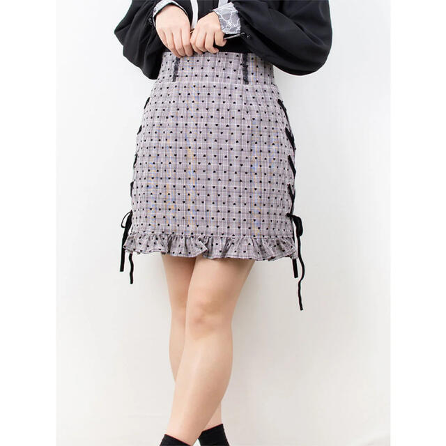 ROJITA(ロジータ)のROJITA ハートドット裾フリル台形スカート レディースのスカート(ミニスカート)の商品写真