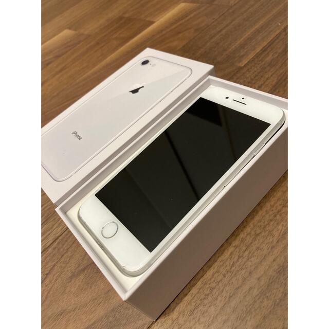 スマートフォン/携帯電話iPhone 8 silver 64 GB au【SIMロック解除済】