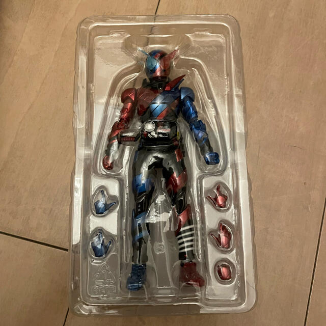 S.H.Figuarts仮面ライダービルド ラビットタンクフォーム 新品?正規品