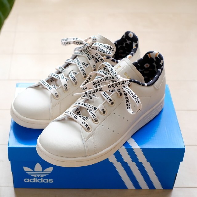 新品★adidas×マリメッコ★22.5センチ 4