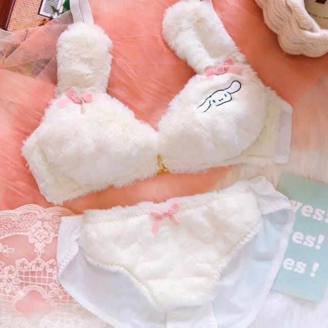 イヤイヤちゃん様♡81、107 Mサイズ レディースの下着/アンダーウェア(ブラ&ショーツセット)の商品写真