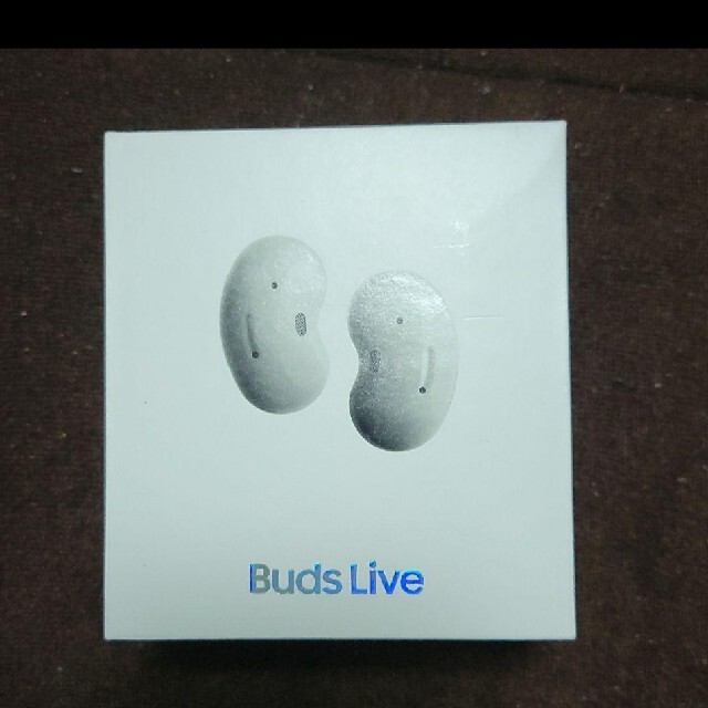SAMSUNG(サムスン)のGalaxy Buds Live Mystic White 未開封 スマホ/家電/カメラのオーディオ機器(ヘッドフォン/イヤフォン)の商品写真