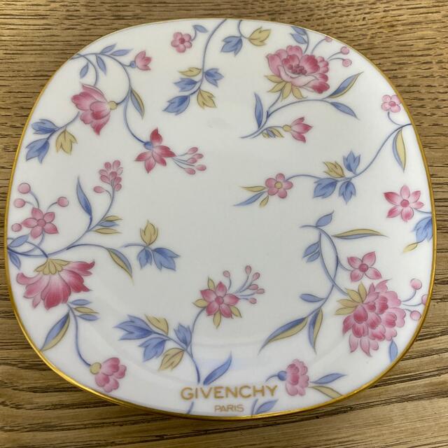 GIVENCHY(ジバンシィ)のGIVENCHY ジバンシー　ケーキ皿 インテリア/住まい/日用品のキッチン/食器(食器)の商品写真