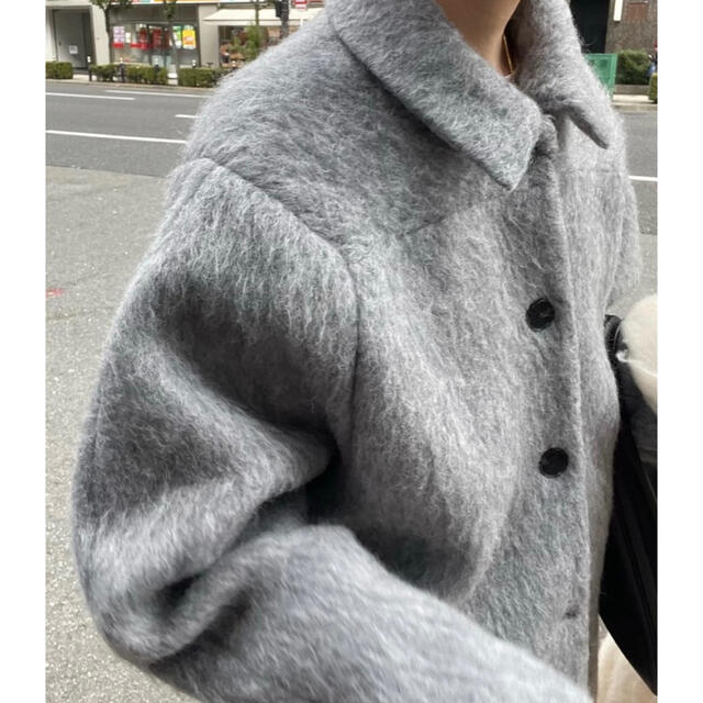 【 fashiru】wool shaggy coat  グレー レディースのジャケット/アウター(ロングコート)の商品写真