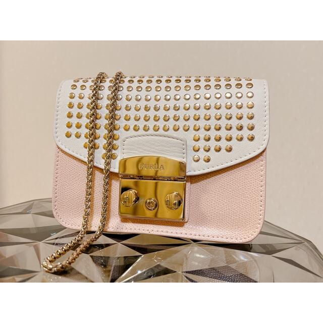 Furla(フルラ)のフルラ　メトロポリス　ショルダーバック　ホワイト×ピンク レディースのバッグ(ショルダーバッグ)の商品写真