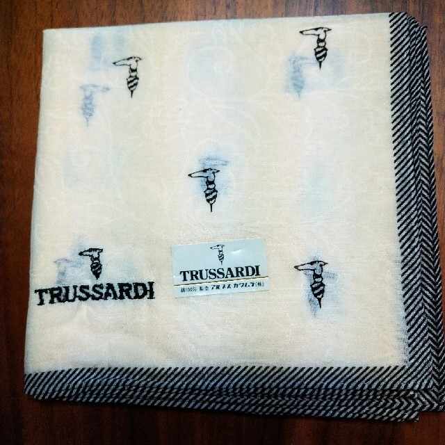 TRUSSARDI   紳士用ハンカチ メンズのファッション小物(ハンカチ/ポケットチーフ)の商品写真