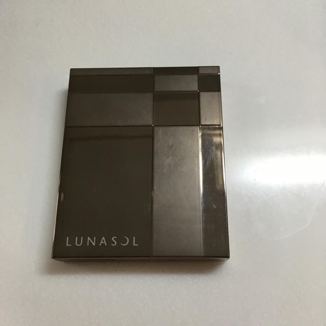 LUNASOL(ルナソル)のルナソル オーロライズアイズ 02 コスメ/美容のベースメイク/化粧品(アイシャドウ)の商品写真