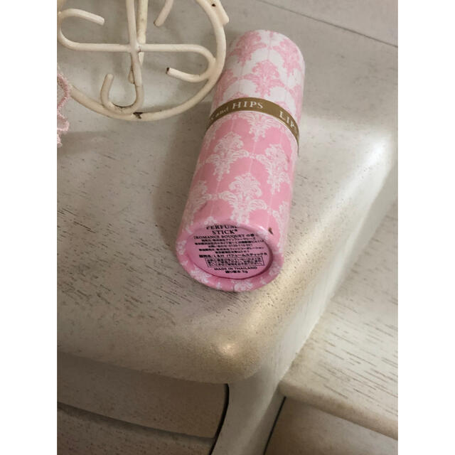 Lips and Hips Perfume stick ロマンスブーケの香り コスメ/美容の香水(香水(女性用))の商品写真