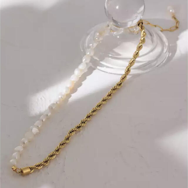 Ameri VINTAGE(アメリヴィンテージ)のTwist chain pearl necklace No.494 レディースのアクセサリー(ネックレス)の商品写真