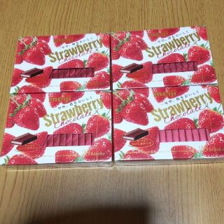 明治　meiji ストロベリーチョコレート　26枚×4箱(菓子/デザート)