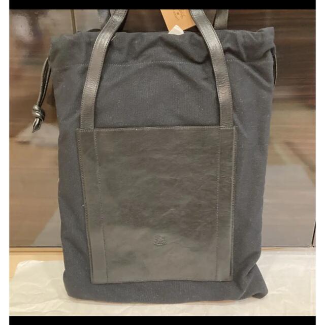 IL BISONTE(イルビゾンテ)のイルビゾンテ トートバッグ ブラック×ブラック メンズ 巾着バッグ レディースのバッグ(トートバッグ)の商品写真