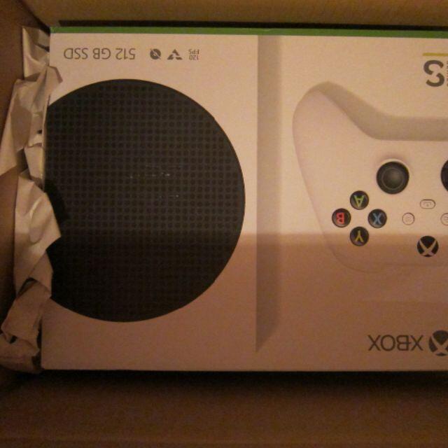 Xbox(エックスボックス)のXbox Series S 512GB(RRS-00015) エンタメ/ホビーのゲームソフト/ゲーム機本体(家庭用ゲーム機本体)の商品写真