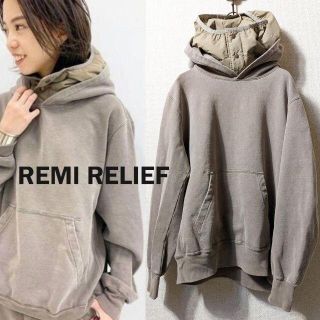 アパルトモンドゥーズィエムクラス(L'Appartement DEUXIEME CLASSE)のレミ レリーフ REMI RELIEF ダウン フード パーカー 美品 Y2.4(パーカー)