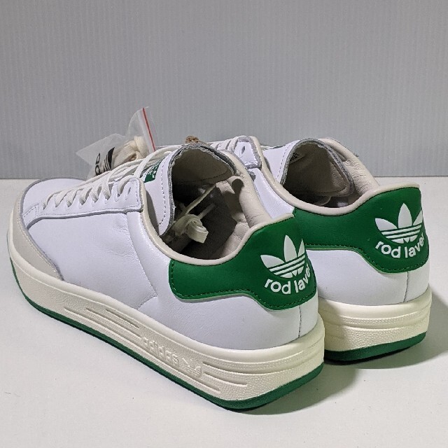 新品未使用　人気　グリーン　adidas  スニーカー　ロッドレーバー