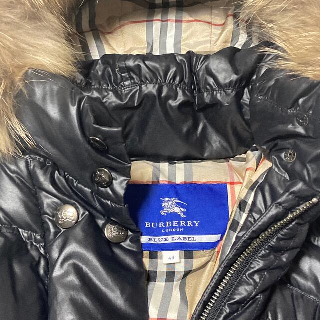 BURBERRY BLUE LABEL(バーバリーブルーレーベル)の美品 ラクーンファー バーバリーブルーレーベル ダウンコート ノバチェック  L レディースのジャケット/アウター(ダウンコート)の商品写真