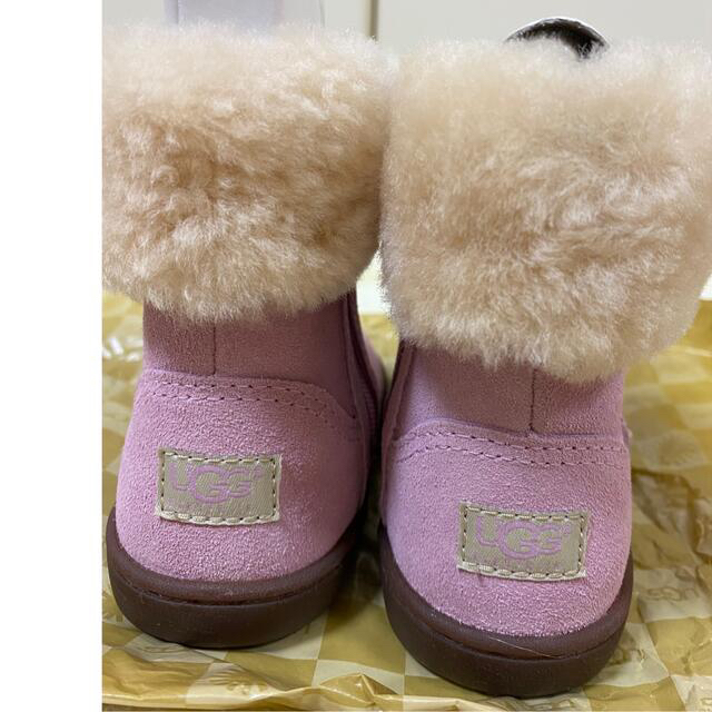 UGG(アグ)の☆新品☆ UGGベビーブーツ　14.5㎝ キッズ/ベビー/マタニティのキッズ靴/シューズ(15cm~)(ブーツ)の商品写真