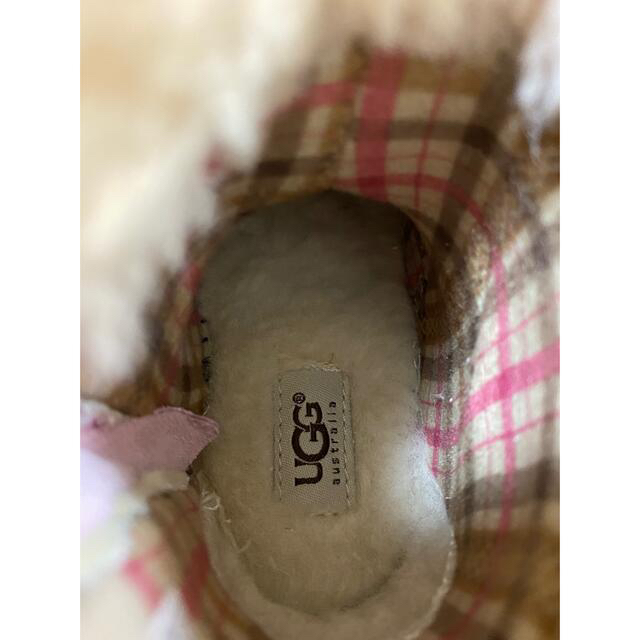 UGG(アグ)の☆新品☆ UGGベビーブーツ　14.5㎝ キッズ/ベビー/マタニティのキッズ靴/シューズ(15cm~)(ブーツ)の商品写真