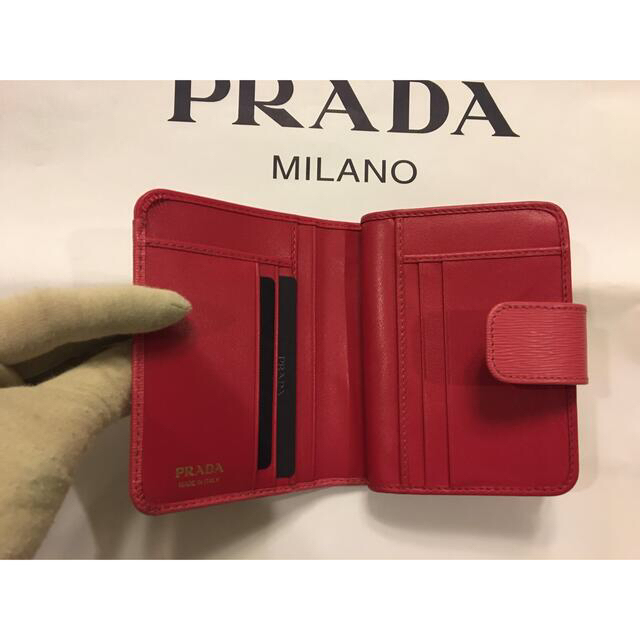 PRADA(プラダ)のPRADA プラダ 二つ折り財布 ピンク 新品 未使用 レディースのファッション小物(財布)の商品写真