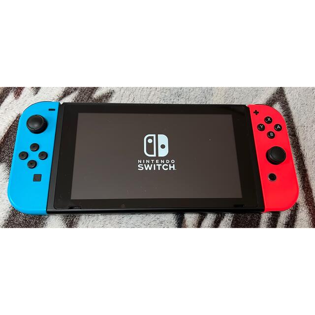 Nintendo Switch(ニンテンドースイッチ)の美品 Nintendo Switch 新モデル エンタメ/ホビーのゲームソフト/ゲーム機本体(家庭用ゲーム機本体)の商品写真