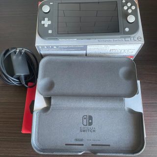 ニンテンドウ(任天堂)のニンテンドースイッチ Liteグレー＋純正フリップカバー(家庭用ゲーム機本体)