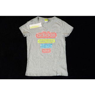 アディダス(adidas)のadidas Tシャツ グレー 新品 アディダス(Tシャツ(半袖/袖なし))