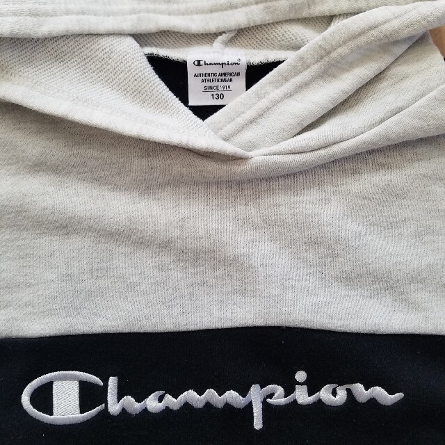 Champion(チャンピオン)のパーカー　Champion　130㎝ キッズ/ベビー/マタニティのキッズ服女の子用(90cm~)(Tシャツ/カットソー)の商品写真