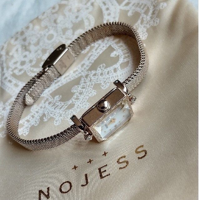 NOJESS(ノジェス)のノジェス腕時計 レディース ダイヤ ベルト4本付 ブレスクォーツ レディースのファッション小物(腕時計)の商品写真