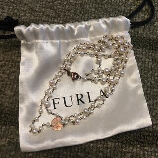 フルラ(Furla)のフルラ　FURLA パール　ロングネックレス　紙袋付き(ネックレス)