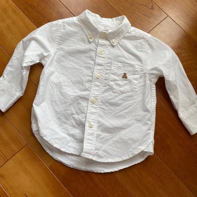 babyGAP(ベビーギャップ)のbaby GAP 白シャツ キッズ/ベビー/マタニティのベビー服(~85cm)(シャツ/カットソー)の商品写真