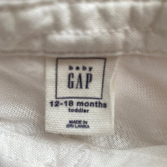 babyGAP(ベビーギャップ)のbaby GAP 白シャツ キッズ/ベビー/マタニティのベビー服(~85cm)(シャツ/カットソー)の商品写真