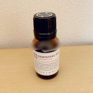 マークスアンドウェブ(MARKS&WEB)のmarks&web エッセンシャルオイル ゼラニウム 15ml(エッセンシャルオイル（精油）)