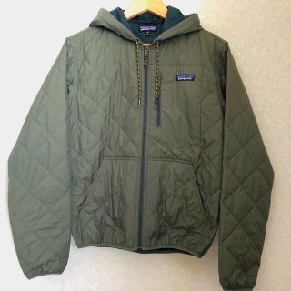 パタゴニア(patagonia)のパタゴニア　キルティングパーカー　美品　サイズXS カーキ 27610FA17(パーカー)