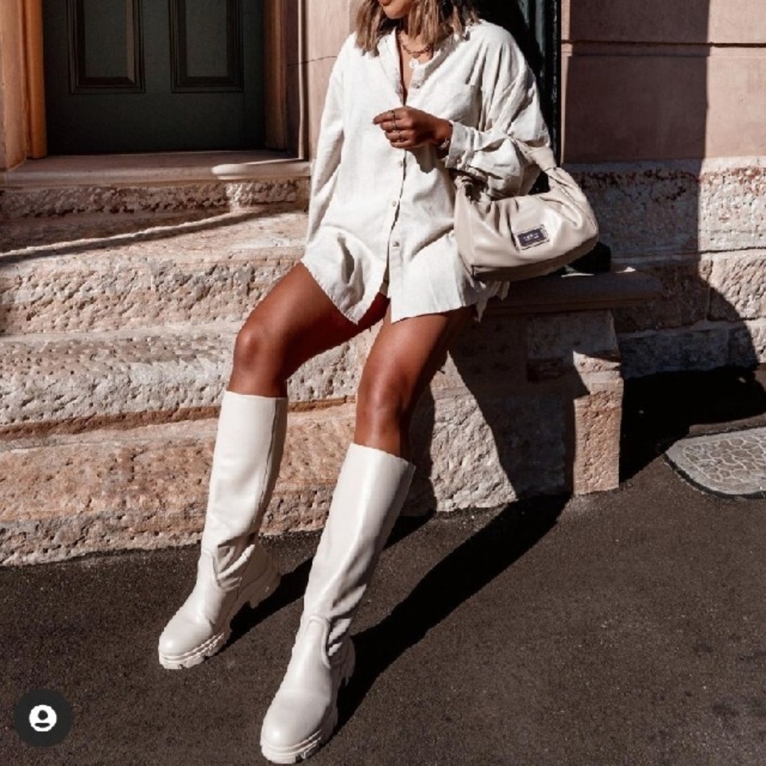 ZARA - 【完売品】ZARA ラバーフラットブーツ 35サイズ エクリュ ZARA - 【完売品】ZARA ラバーフラットブーツ 35サイズ エクリュ