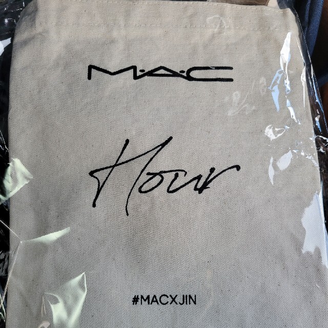 MAC(マック)の新品 赤西仁 MAXJIN ノベルティ 白 サコシュ 先行販売数量限定 MAC エンタメ/ホビーのタレントグッズ(アイドルグッズ)の商品写真