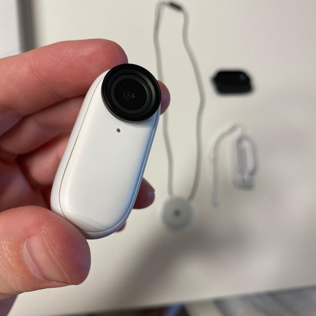 Insta360 GO 2 小型 360度 アクションカメラ スマホ/家電/カメラのカメラ(ビデオカメラ)の商品写真