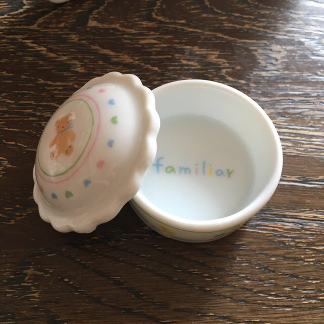 familiar(ファミリア)のfamiliar 小物入れ キッズ/ベビー/マタニティのメモリアル/セレモニー用品(へその緒入れ)の商品写真