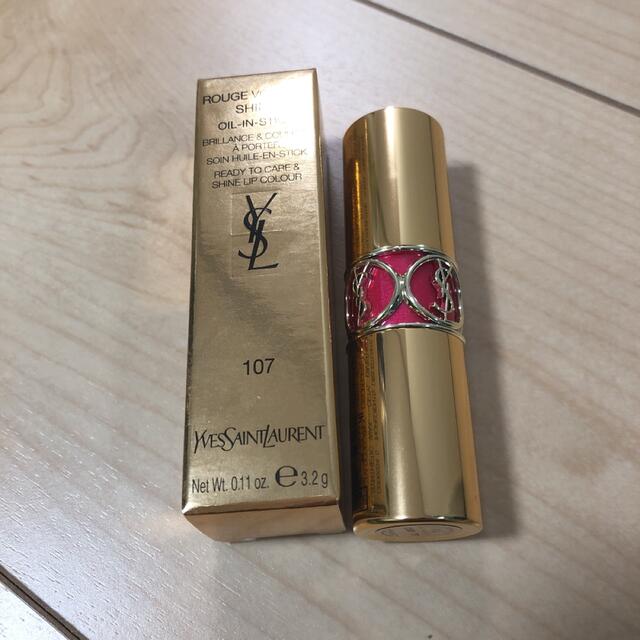 Yves Saint Laurent Beaute(イヴサンローランボーテ)のイヴ・サンローラン ルージュ ヴォリュプテ シャイン No.107 フューシャ… コスメ/美容のベースメイク/化粧品(口紅)の商品写真