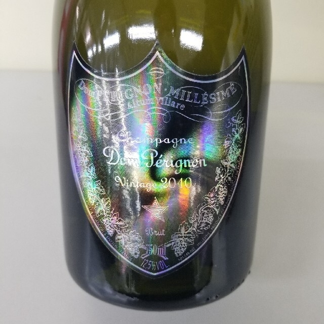 Dom Pérignon(ドンペリニヨン)の新品未開封品‼️ ドンペリニヨン ヴィンテージ 2010 レディー・ガガ 食品/飲料/酒の酒(シャンパン/スパークリングワイン)の商品写真