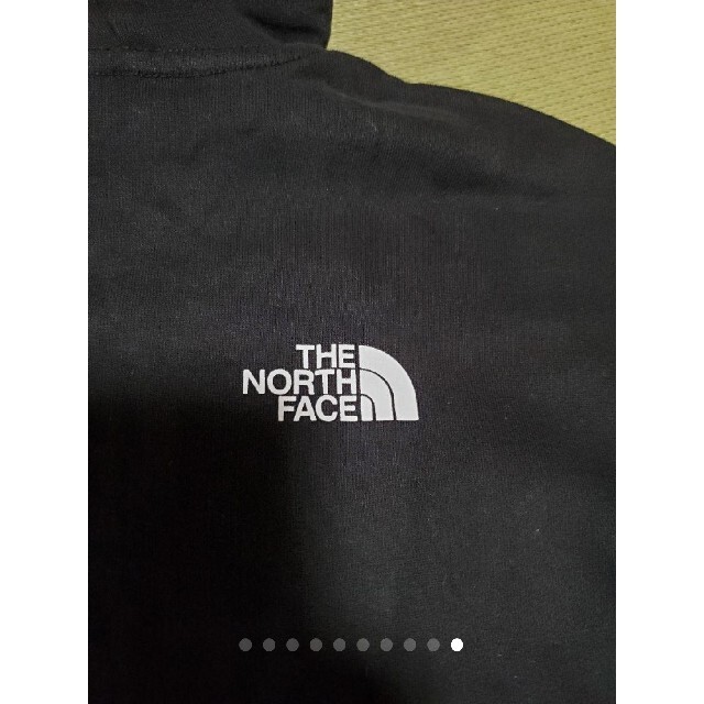 THE NORTH FACE(ザノースフェイス)の【新品】THE NORTH FACEスウェットパーカー　ブラック　XL レディースのトップス(パーカー)の商品写真