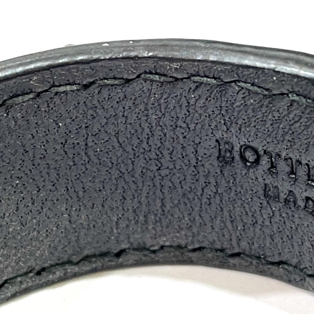 Bottega Veneta(ボッテガヴェネタ)のボッテガヴェネタ 430764 イントレチャート スモール バングル ブラック レディースのアクセサリー(ブレスレット/バングル)の商品写真