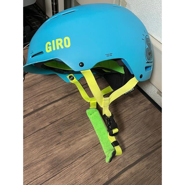 GIROヘルメット Mサイズ ボード スキー用 USED スポーツ/アウトドアのスキー(その他)の商品写真