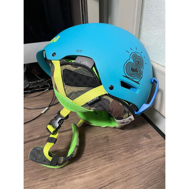 GIROヘルメット Mサイズ ボード スキー用 USED スポーツ/アウトドアのスキー(その他)の商品写真