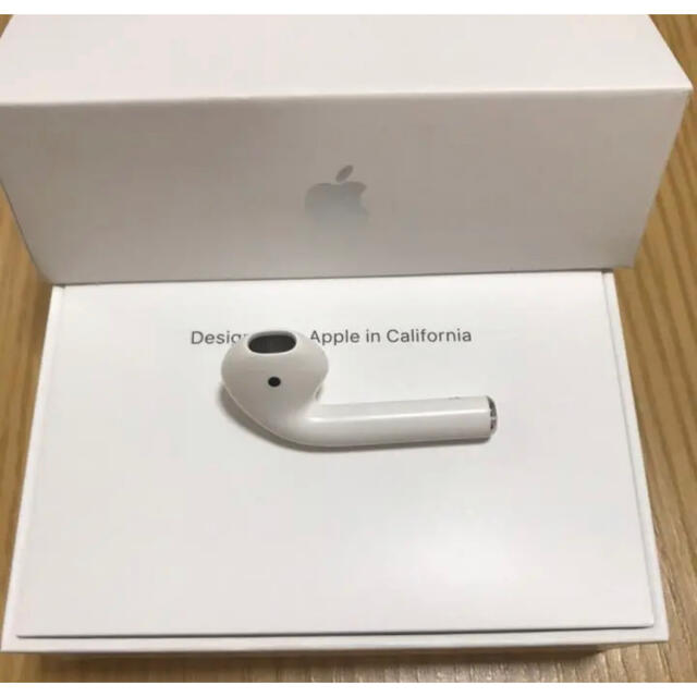 Apple(アップル)のエアーポッズ　第二世代　第２世代　AirPods 右耳のみ　R片耳　Apple スマホ/家電/カメラのオーディオ機器(ヘッドフォン/イヤフォン)の商品写真