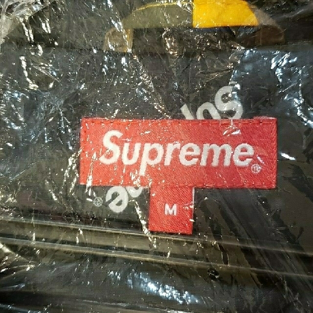 Supreme(シュプリーム)のSupreme Hooded Logo Half Zip Pullover メンズのジャケット/アウター(ナイロンジャケット)の商品写真