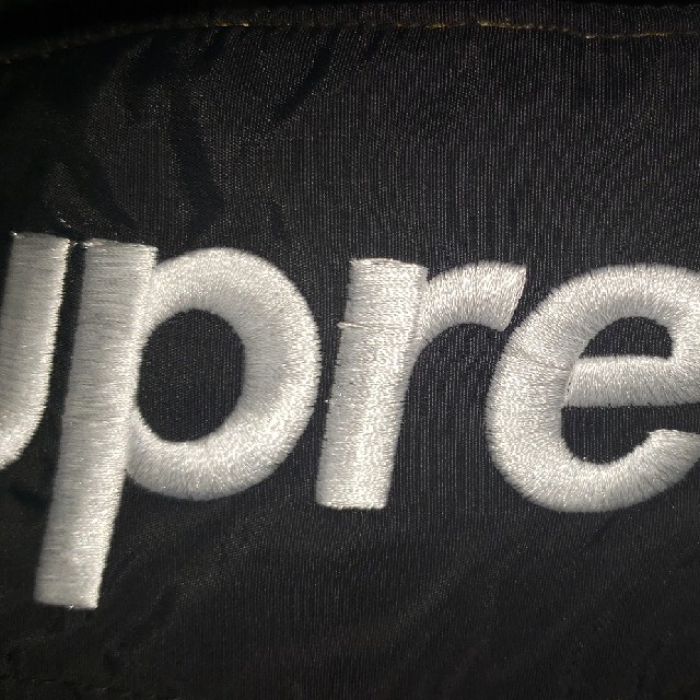 Supreme(シュプリーム)のSupreme Hooded Logo Half Zip Pullover メンズのジャケット/アウター(ナイロンジャケット)の商品写真