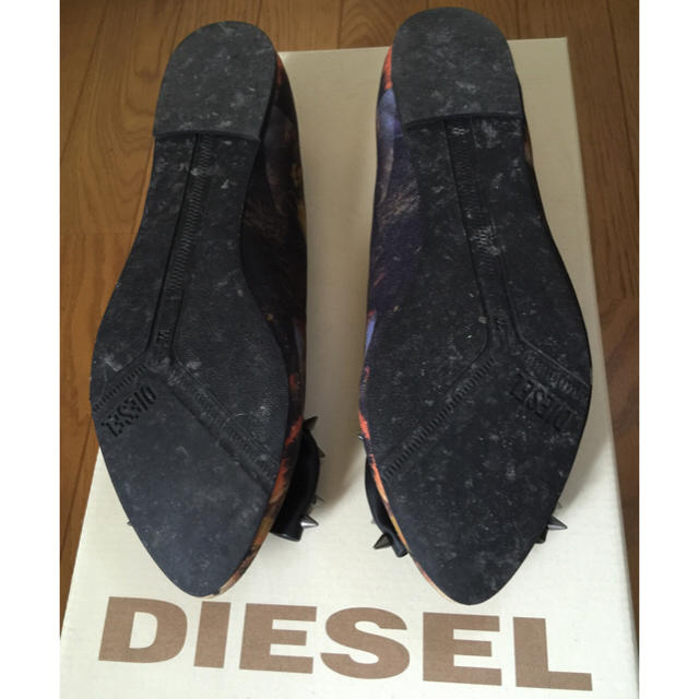 DIESEL(ディーゼル)のDIESEL スタッズ  フラットシューズ レディースの靴/シューズ(バレエシューズ)の商品写真